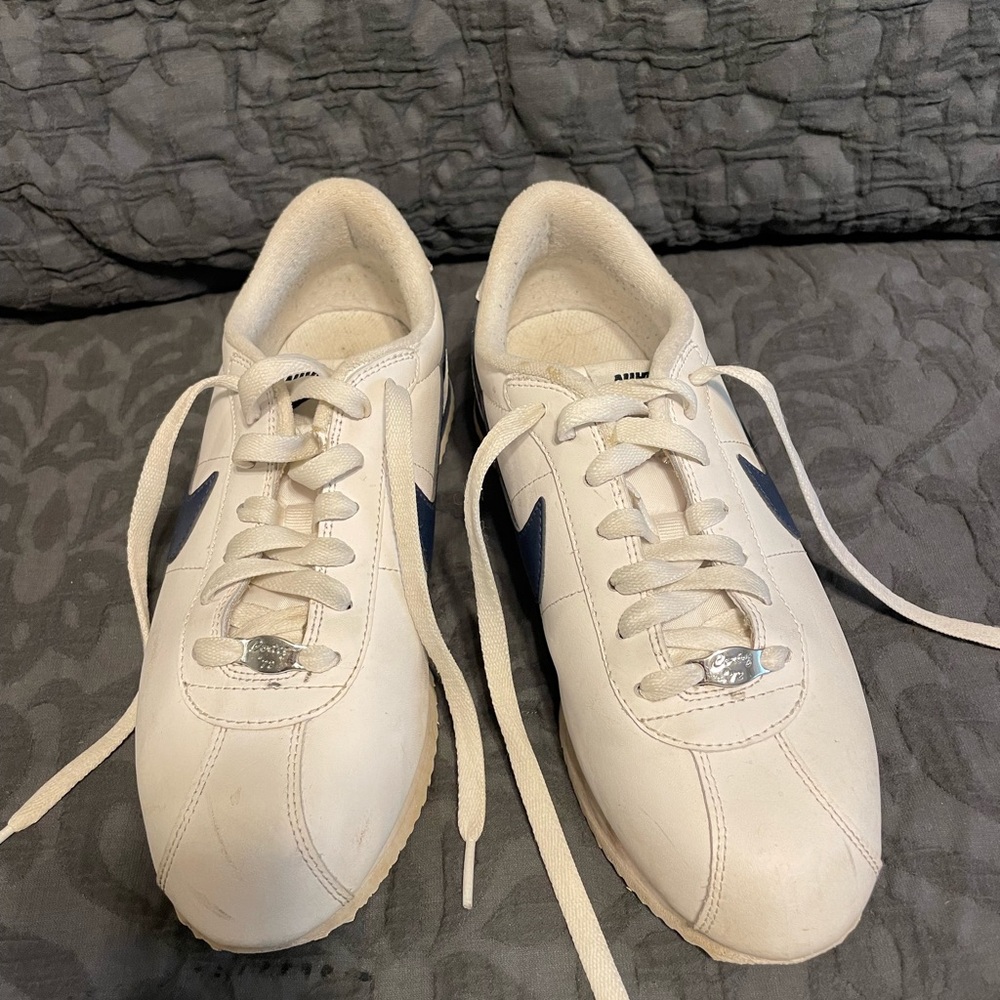 Nike White and Navy Athletic Shoes - Picture 6 of 6